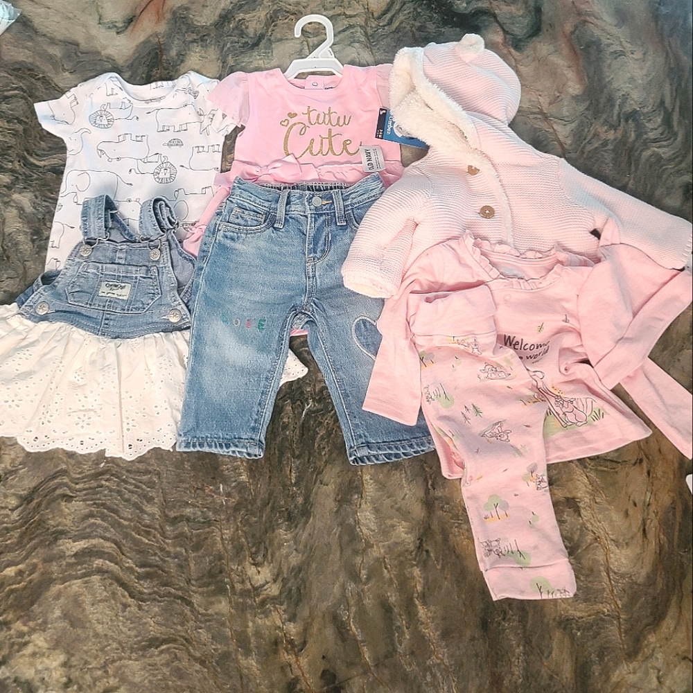 Lot of baby girl clothes 3-6 months